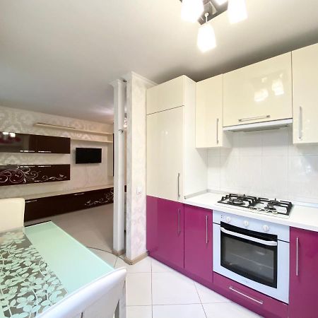 Beautiful 1-Bedroom Near Most City Center Dnipro Exteriör bild
