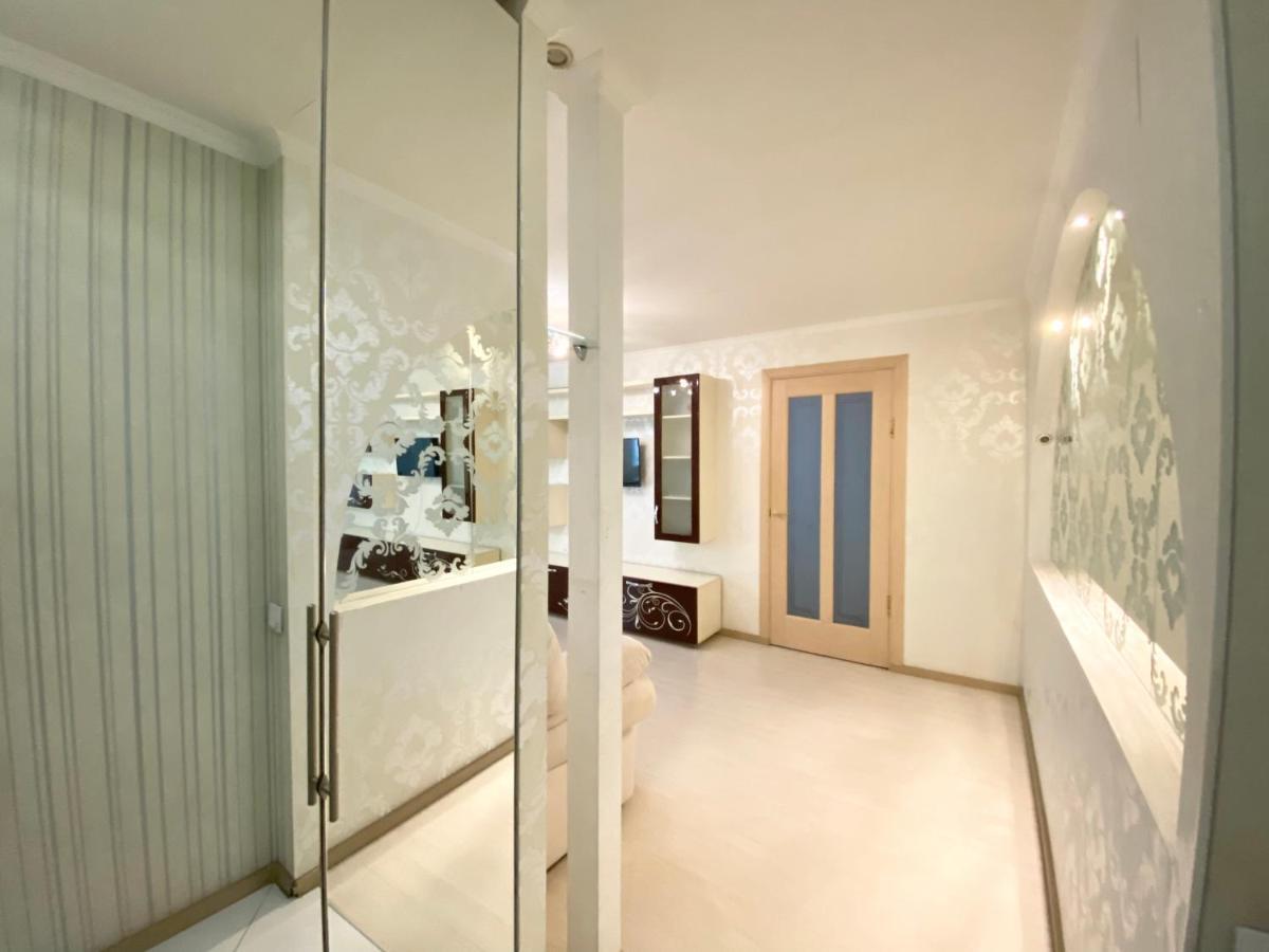 Beautiful 1-Bedroom Near Most City Center Dnipro Exteriör bild