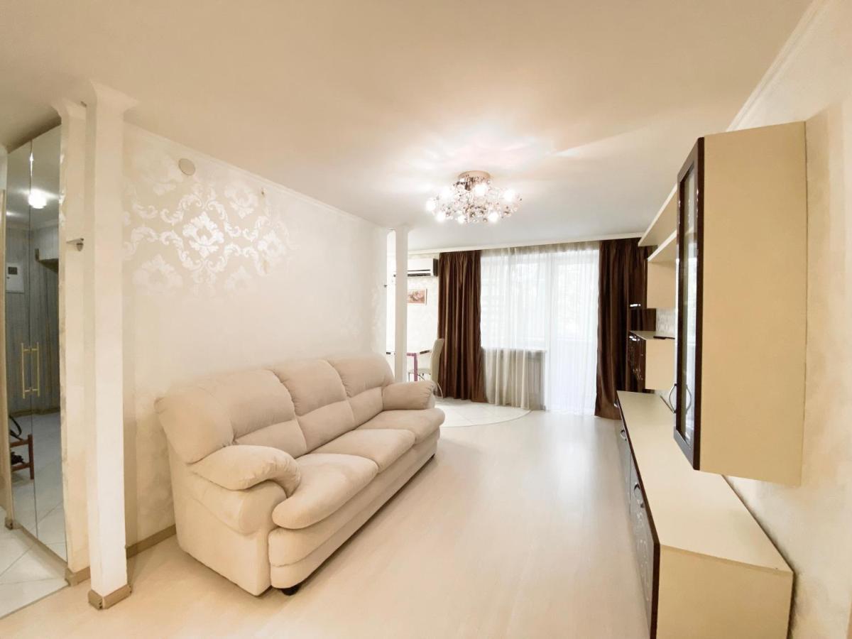 Beautiful 1-Bedroom Near Most City Center Dnipro Exteriör bild