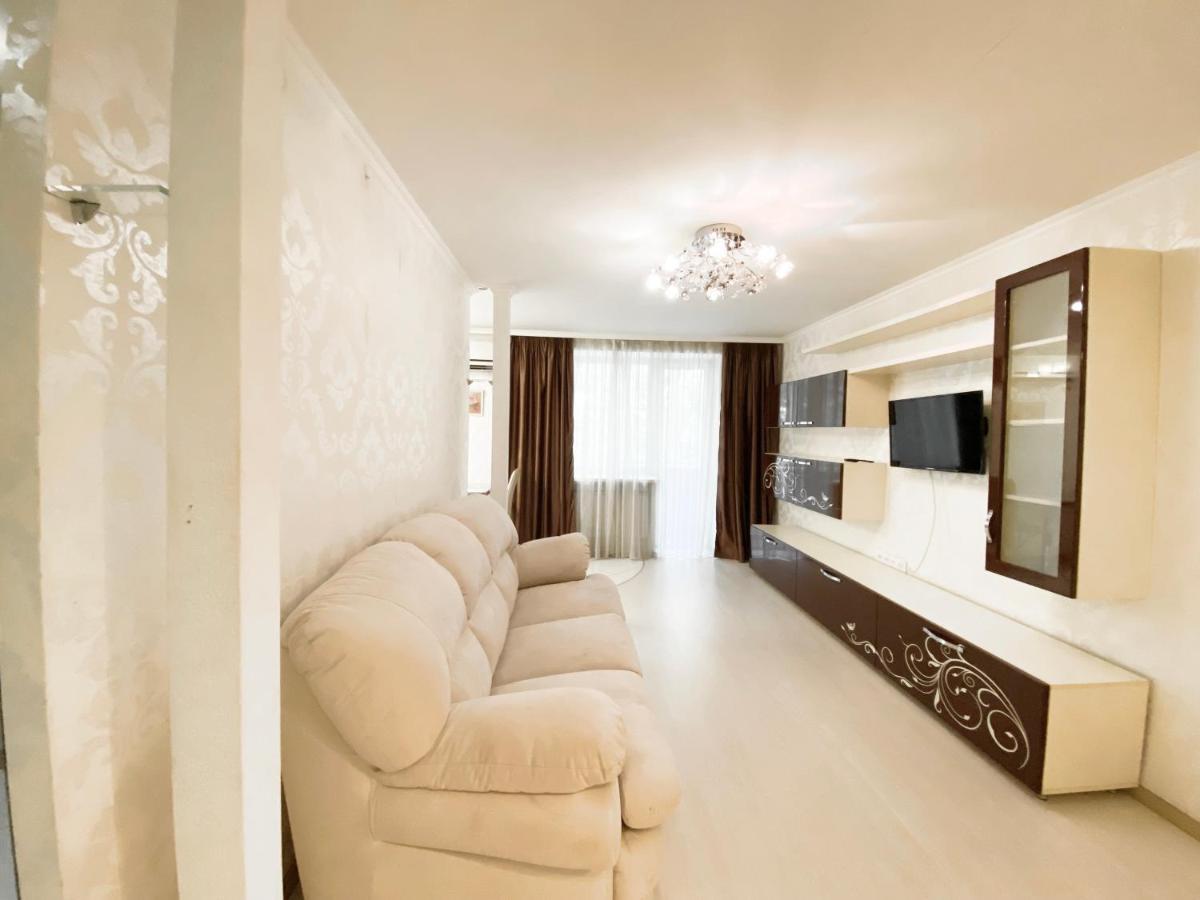 Beautiful 1-Bedroom Near Most City Center Dnipro Exteriör bild