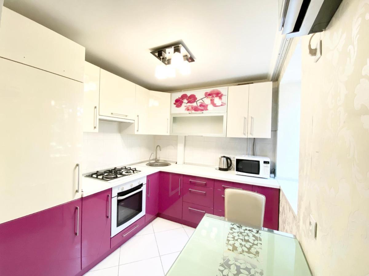 Beautiful 1-Bedroom Near Most City Center Dnipro Exteriör bild