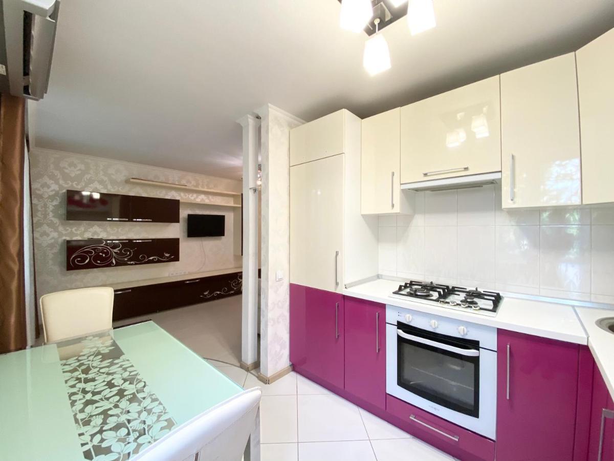 Beautiful 1-Bedroom Near Most City Center Dnipro Exteriör bild