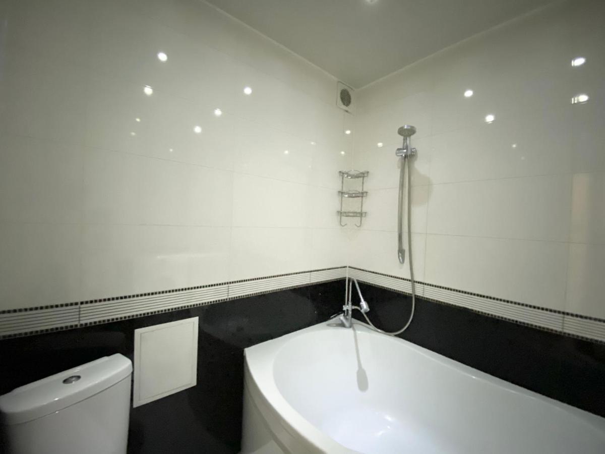 Beautiful 1-Bedroom Near Most City Center Dnipro Exteriör bild