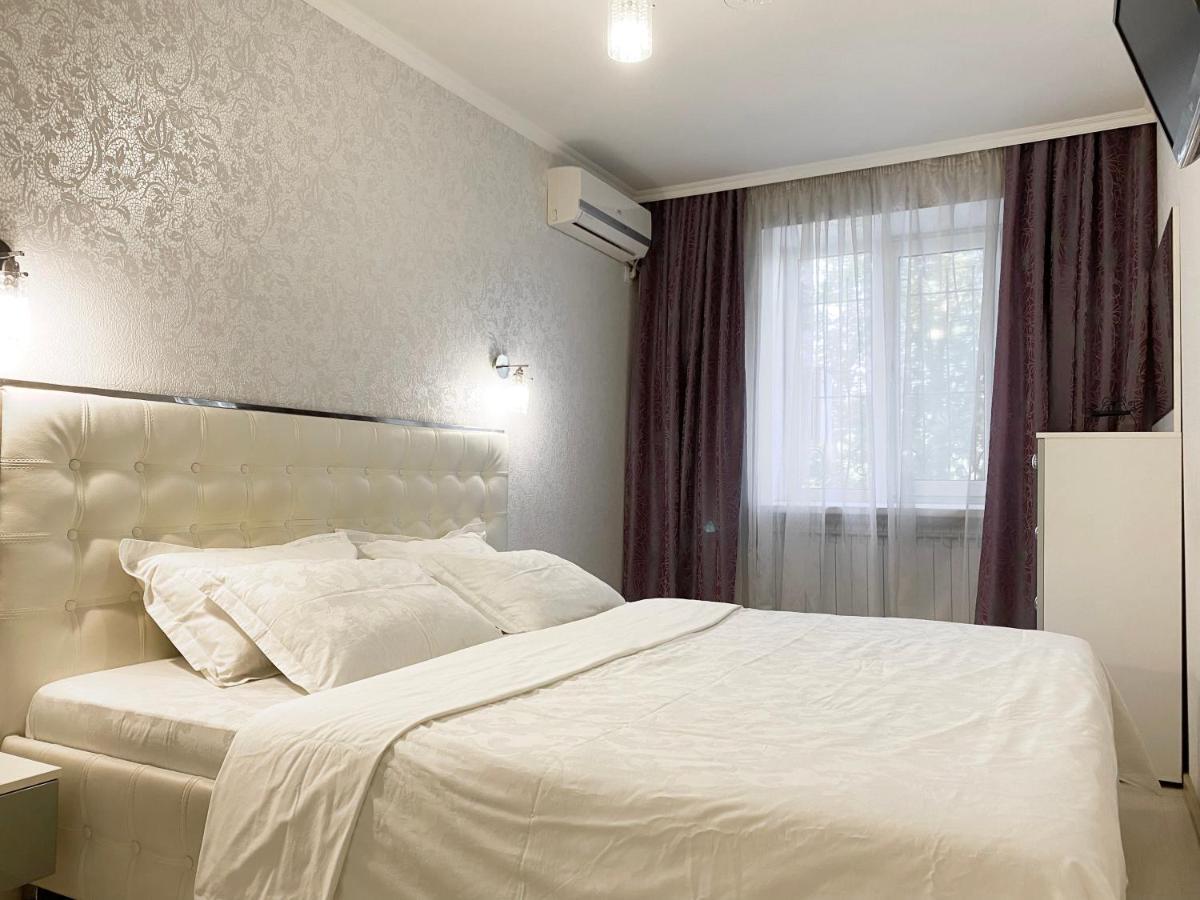 Beautiful 1-Bedroom Near Most City Center Dnipro Exteriör bild
